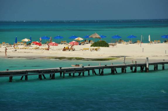 Última visão das praias paradisíacas da Isla Mujeres, no litoral sul do México, do lado do Caribe